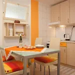 With Parking Space - 8817 Апартаменты Макарска