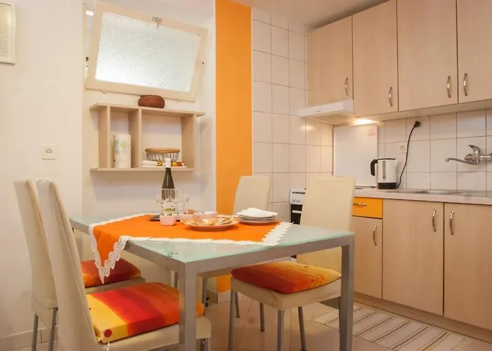 With Parking Space - 8817 Appartamento Makarska